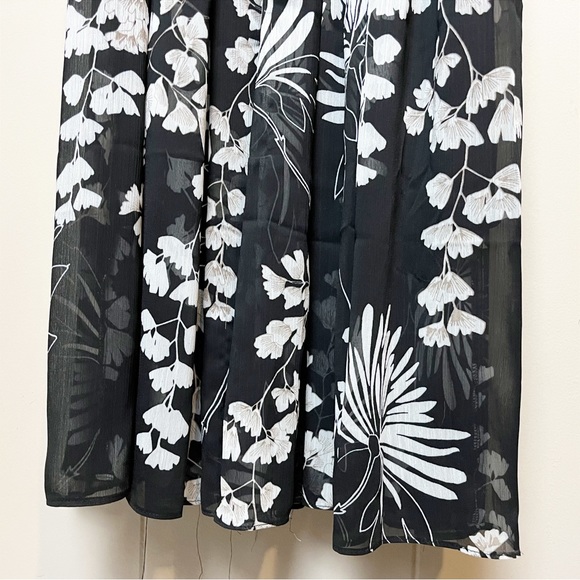 Calvin Klein Faux-Wrap floral maxi dress - Picture 5 of 16